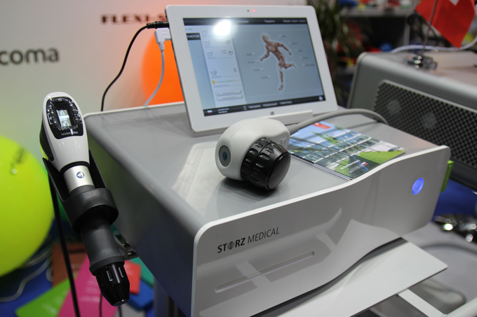 Аппарат ударно-волновой терапии (AWT) Masterpuls 100 Ultra с технологией V-actor от Storz Medical.